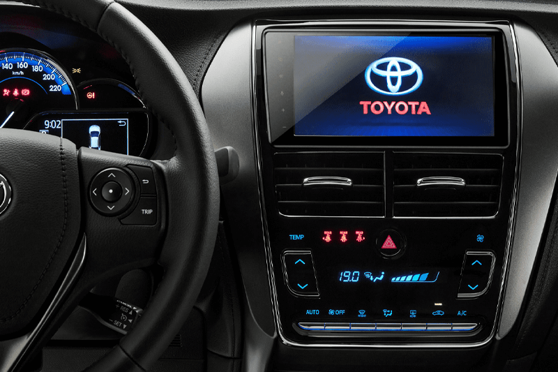 Toyota Yaris AT